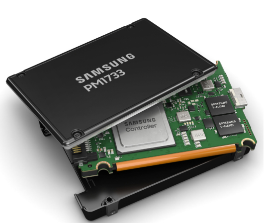 MZWLR3T8HBLS-00007 Samsung